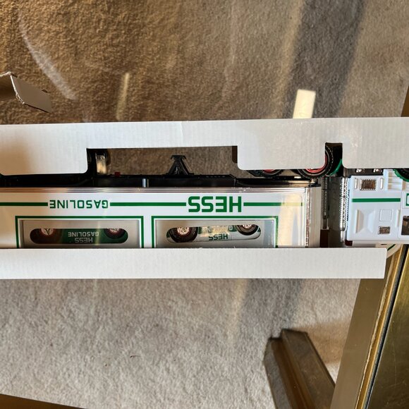 1997 Hess Toy Truck with Friction Racers – Lights & Ramp, NIB - Picture 14 of 16